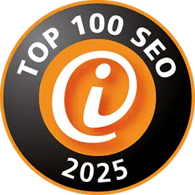 Rundes Emblem mit "Top 100 SEO 2025" auf schwarzem und orangefarbenem Hintergrund.